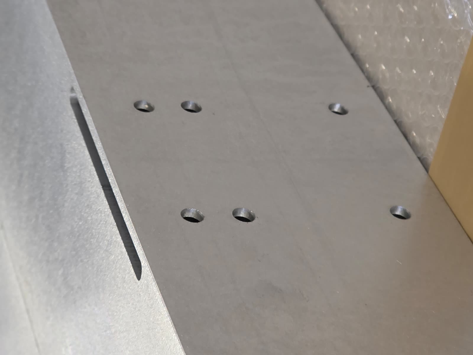 Detalj CNC savijanja na pigalici